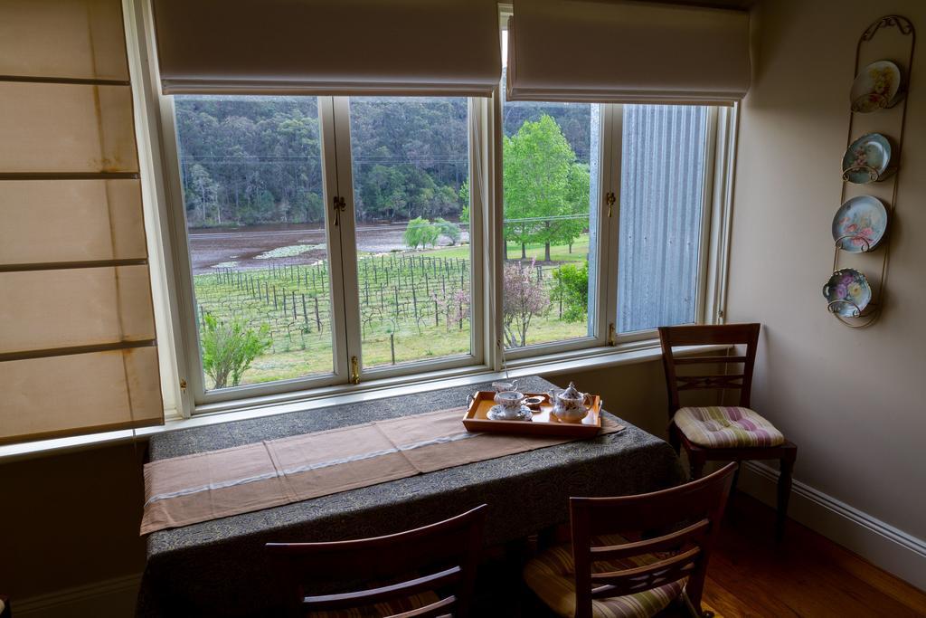 Tizzana Winery Bed And Breakfast Sackville Reach Екстериор снимка