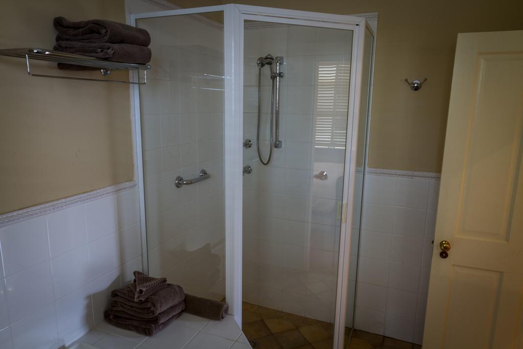 Tizzana Winery Bed And Breakfast Sackville Reach Стая снимка